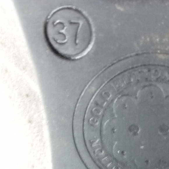 GOLD BUTTON Gray Leather Wingtip detail Heeled Boots, Women's Size EU 37 - Picture 12 of 12